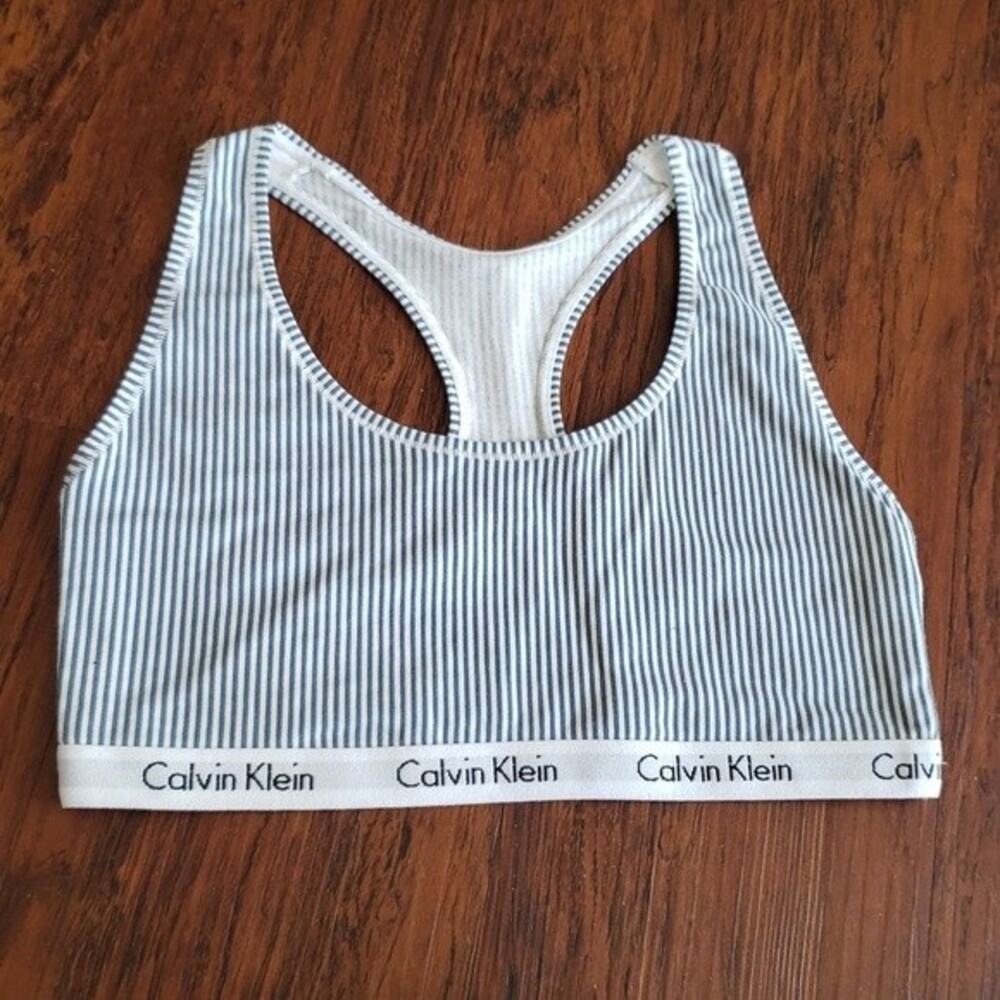 Calvin Klein M